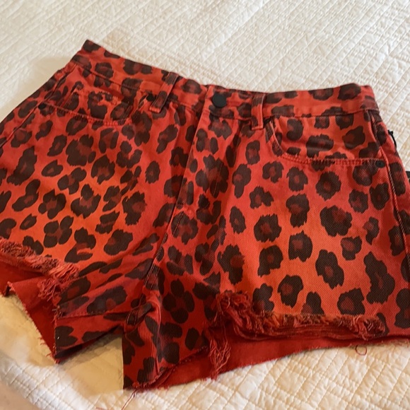 NWT BLANKNYC cheetah red and black cut offs shorts size 26 - Picture 10 of 15